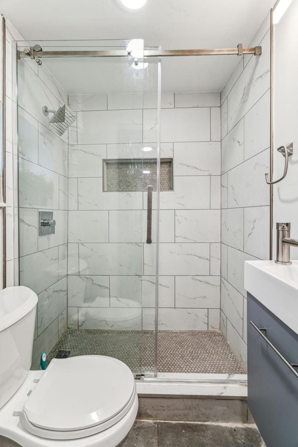 Luxurious Couples King Bed, Romantic, Central, Wifi Apartment